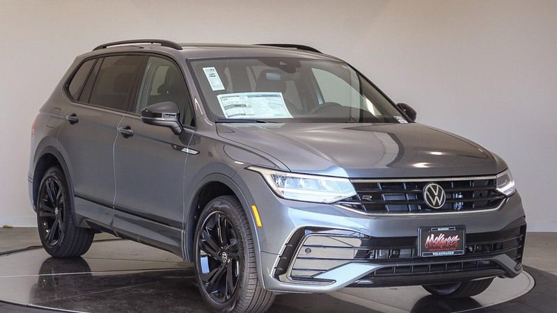 2024 Volkswagen Tiguan 2.0T SE R-Line BlackImage 5