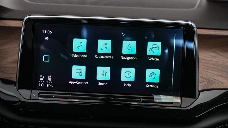 2025 Volkswagen Atlas 2.0T SE w/TechnologyImage 15