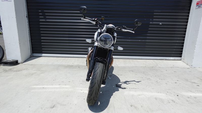 New 2025 Triumph Speed Twin 1200 Base 