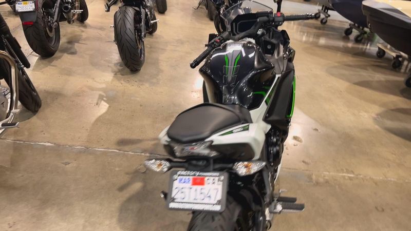 Used 2022 Kawasaki Ninja 650 Base Image 4