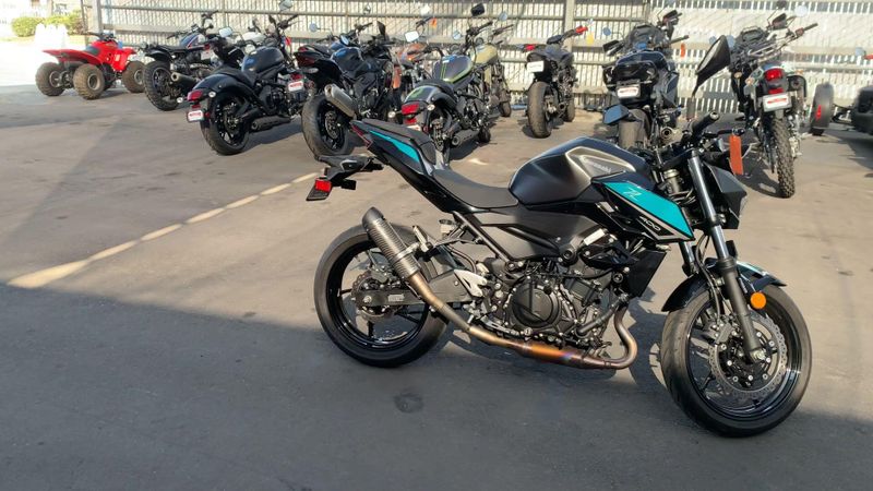 Used 2023 Kawasaki Z400 ABS Image 2