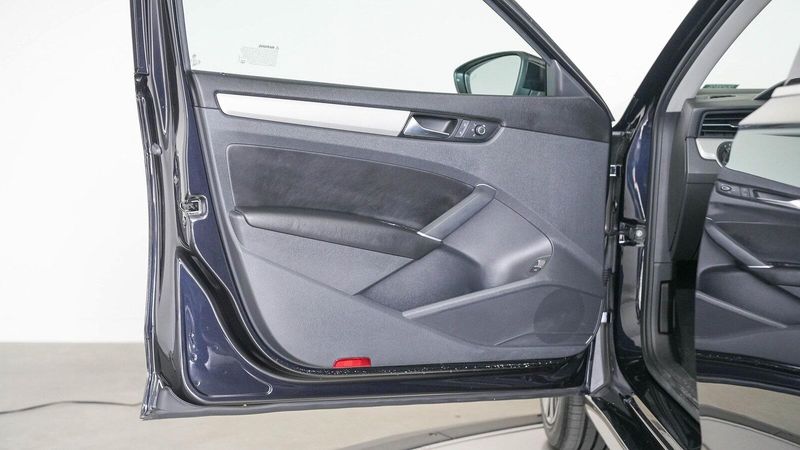 2022 Volkswagen Passat 2.0T SEImage 20