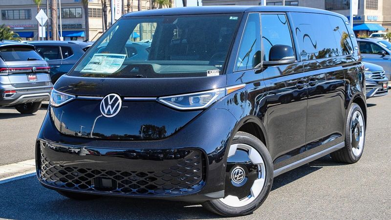 2025 Volkswagen ID. Buzz Image 1