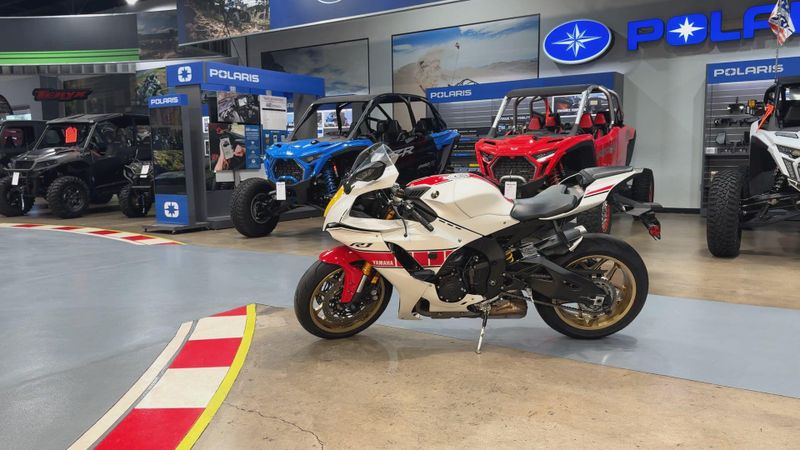 Used 2022 Yamaha YZF-R1 CA Image 9