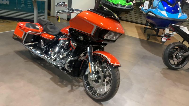 Used 2022 Harley-Davidson Road Glide CVO Road Glide Image 3