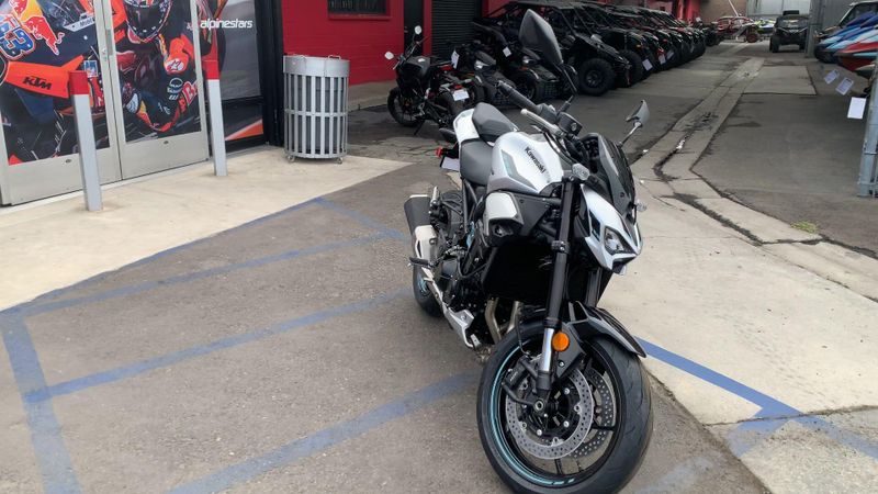 New 2025 Kawasaki Z900 ABS Image 2
