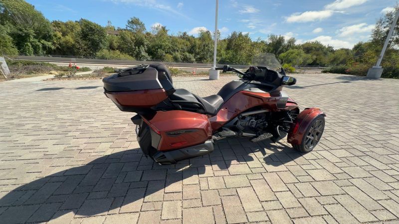 New 2026 Can-Am SPYDER F3 LIMITED SPECIAL SERIES (SE6) Image 9