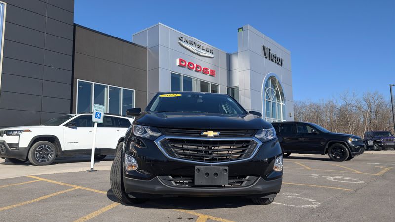 Used 2021 Chevrolet Equinox LTImage 2