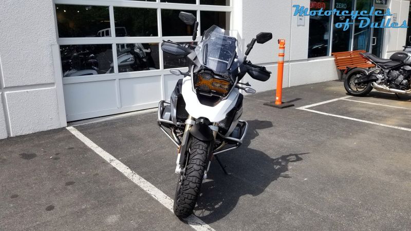 2021 BMW R 1250 GS in a Light White exterior color. Motorcycles of Dulles 571.934.4450 motorcyclesofdulles.com 