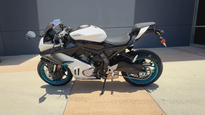 2025 CFMOTO 675SS Image 5
