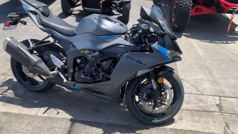 2025 Kawasaki NINJA ZX-6R ABS Image 7