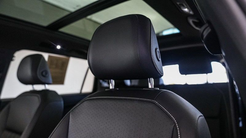 2023 Volkswagen Tiguan 2.0T SE R-Line BlackImage 24