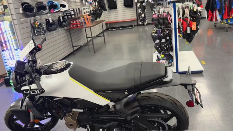 New 2024 Husqvarna VITPILEN 401 Image 9