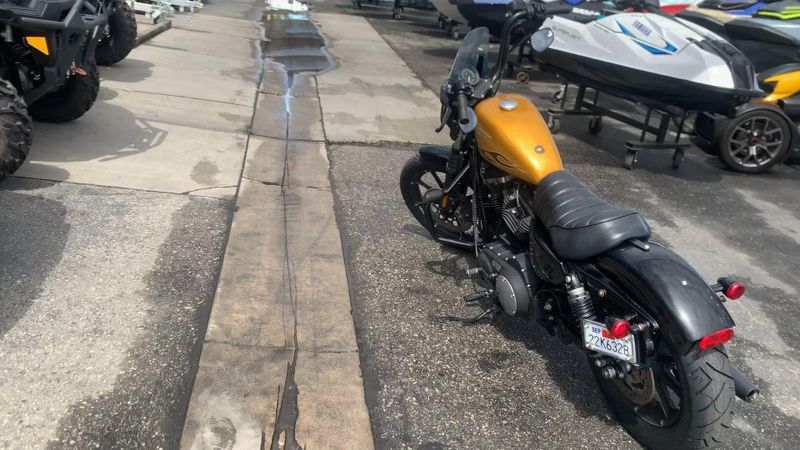 Used 2016 Harley-Davidson Sportster Iron 883 Image 2