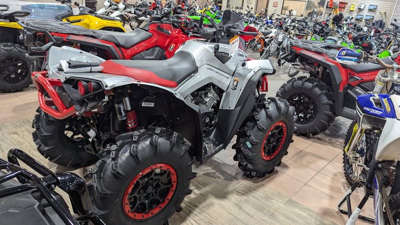 2024 Can-Am RENEGADE X MR 1000R HYPER SILVER AND LEGION REDImage 6