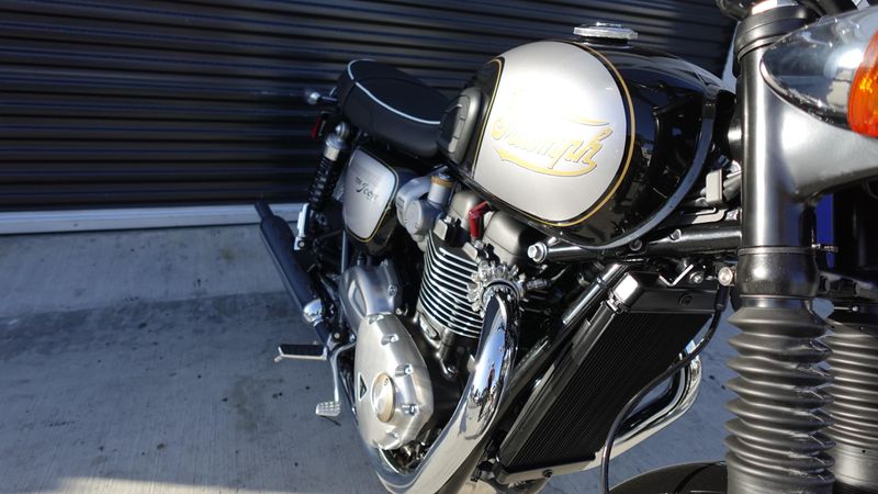 New 2025 Triumph Bonneville T120