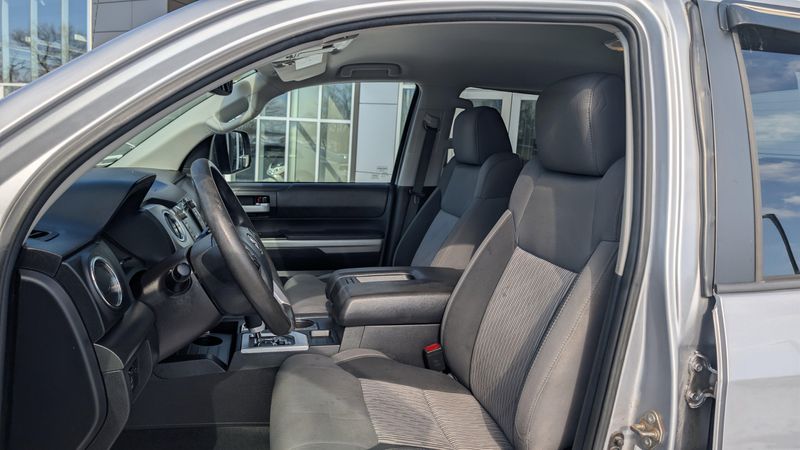 Used 2015 Toyota Tundra 4WD Truck Image 15