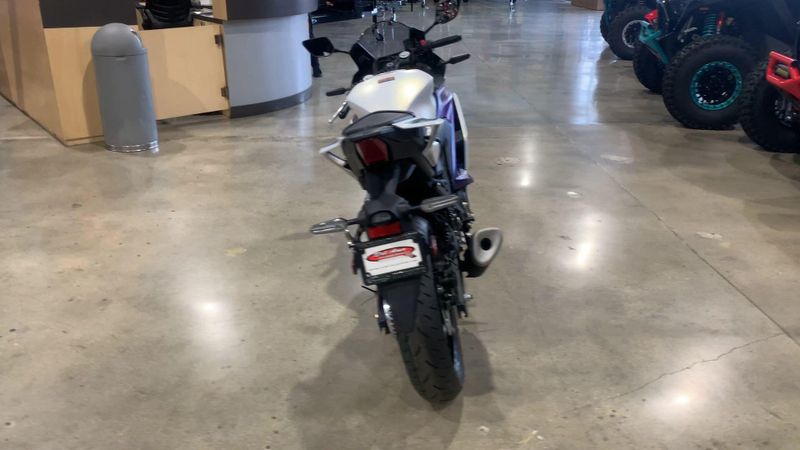 2025 Yamaha YZF-R3 ABS Image 7