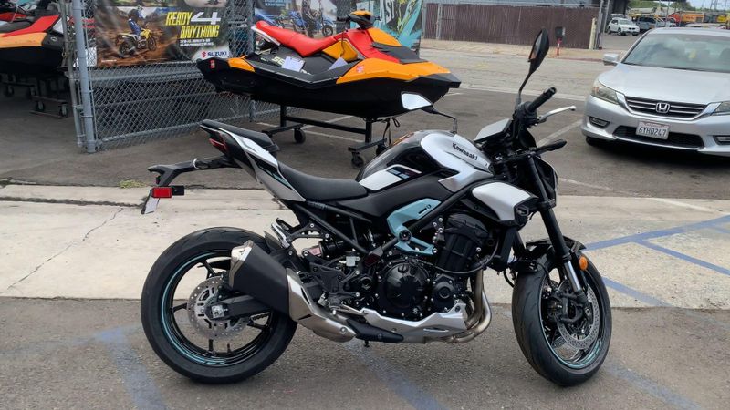 New 2025 Kawasaki Z900 ABS Image 8
