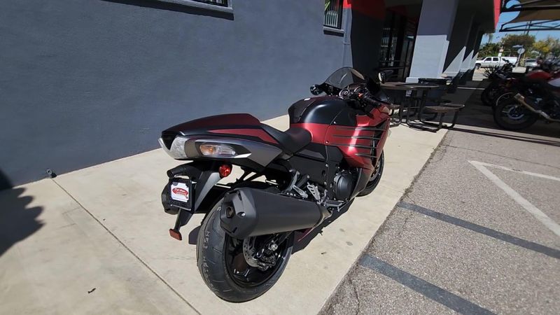 New 2025 Kawasaki NINJA ZX-14R ABS Image 3