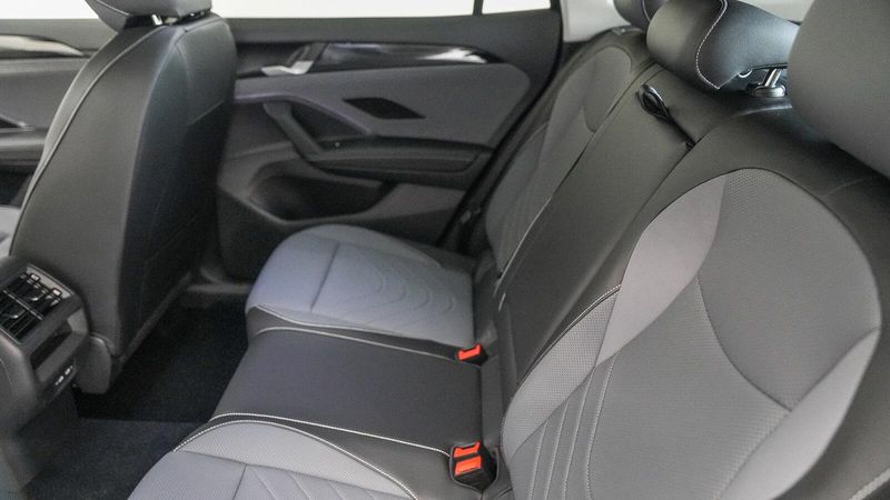 New 2025 Volkswagen Tiguan 2.0T SEImage 18