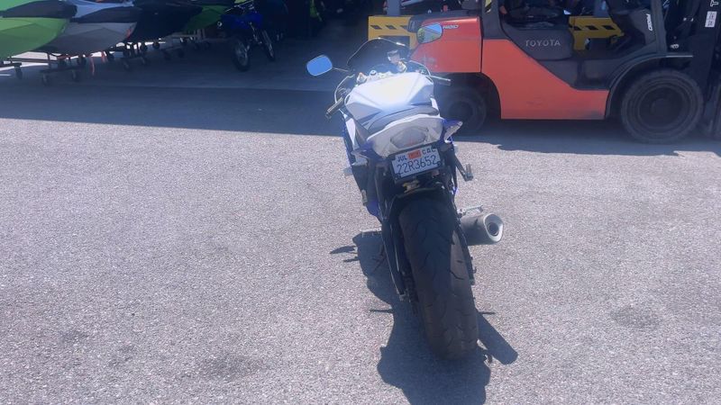 Used 2014 Yamaha YZF-R6 CA Image 3