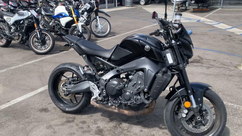 Used 2022 Yamaha MT-09 Image 8