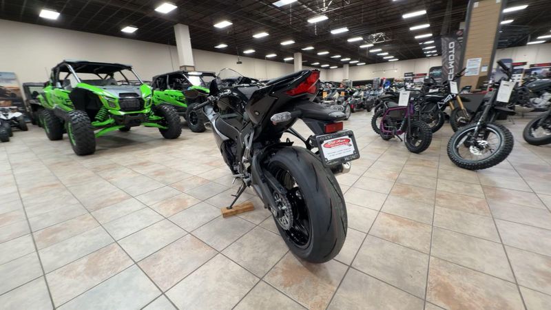 New 2026 Kawasaki NINJA ZX-10R Image 7