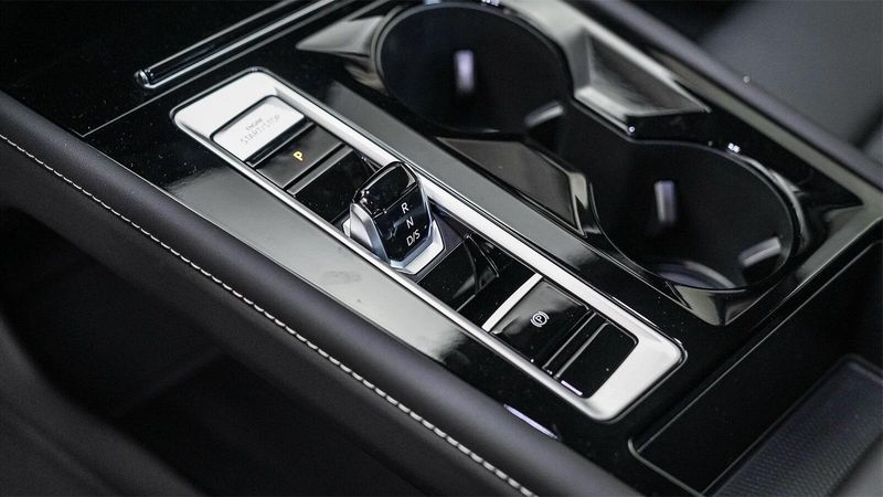 New 2025 Volkswagen Atlas 2.0T SEL Premium R-LineImage 20