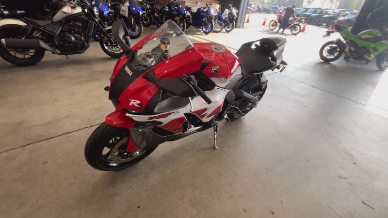 New 2026 Yamaha YZF-R1 70TH ANNIVERSARY EDITION Image 4