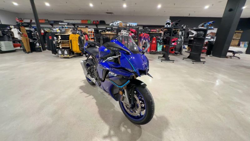 New 2026 Yamaha YZF-R1 Image 4