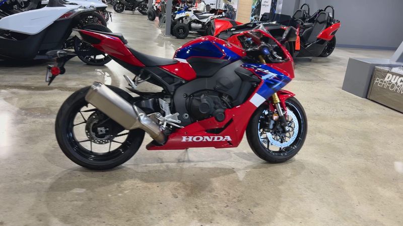 2024 Honda CBR1000RR  in a RED exterior color. Del Amo Motorsports of Redondo Beach (424) 390-7811 delamomotorsports.com 