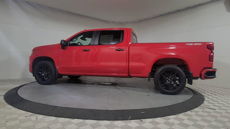 2023 Chevrolet Silverado 1500 Custom photo 5