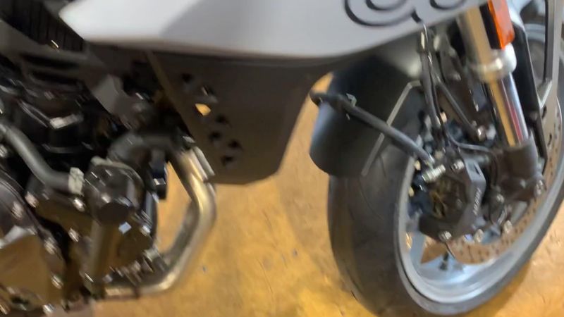 New 2024 Suzuki GSX-8S Image 3