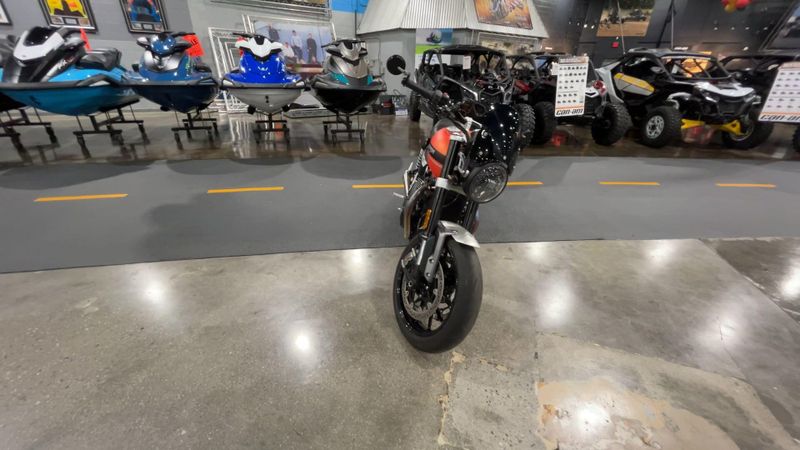 2023 Triumph SPEED TWIN 1200  in a MATTE BAJA ORANGE exterior color. Del Amo Motorsports of Redondo Beach (424) 390-7811 delamomotorsports.com 