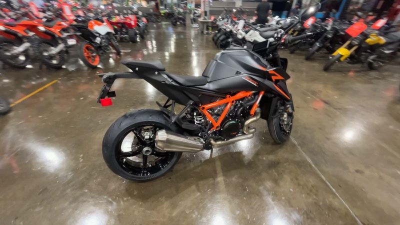 New 2026 KTM 1390 SUPER DUKE R EVO Image 8