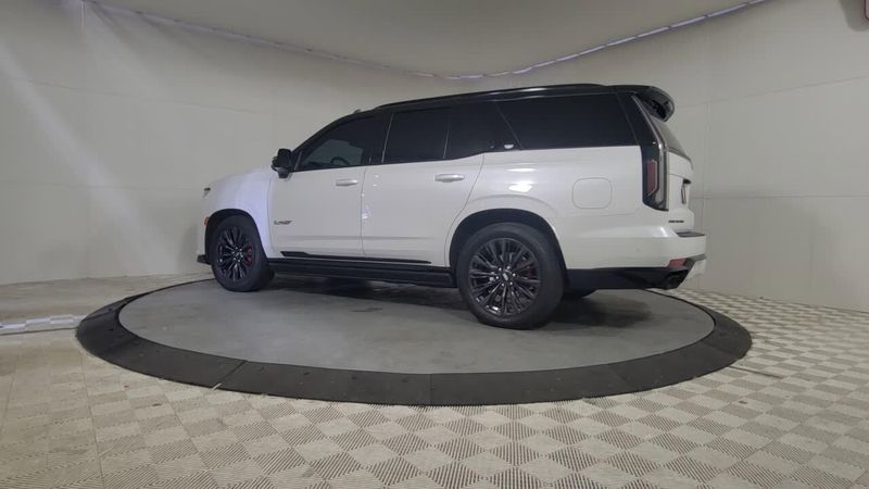 2023 Cadillac Escalade V-Series photo 8