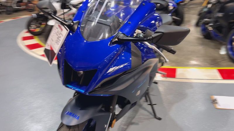 Used 2023 Yamaha YZF-R7 CA Image 7