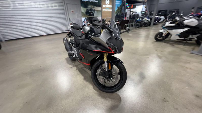 2025 CFMOTO 450SS Image 2