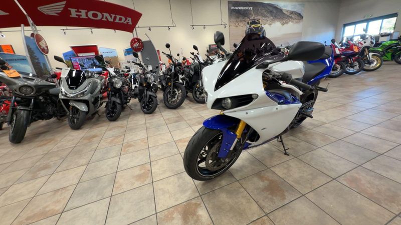Used 2014 Yamaha YZF-R1 CA Image 5