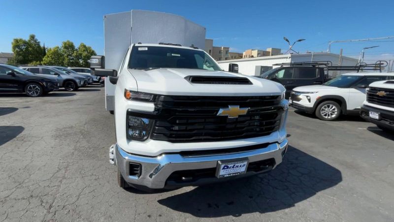 2024 Chevrolet Silverado 3500HD CC Work TruckImage 4