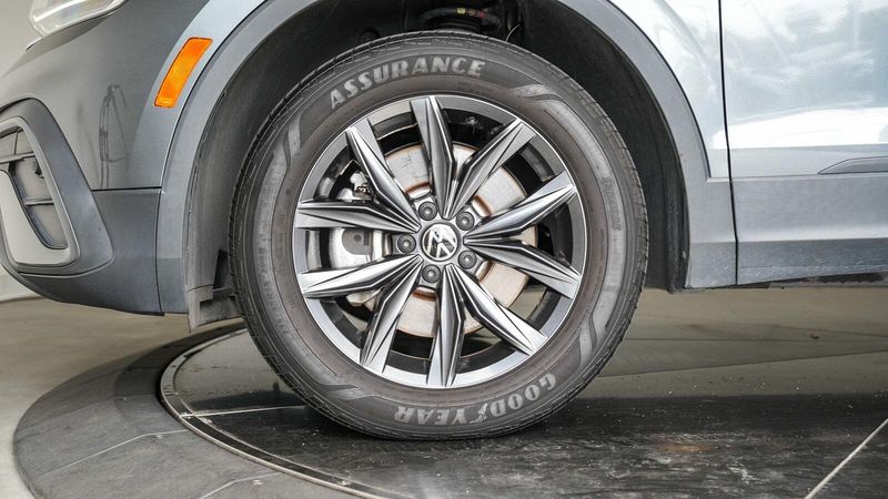 2022 Volkswagen Tiguan 2.0T SEImage 11