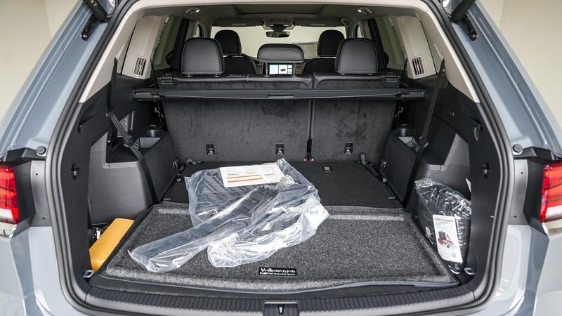 New 2025 Volkswagen Atlas 2.0T SELImage 11