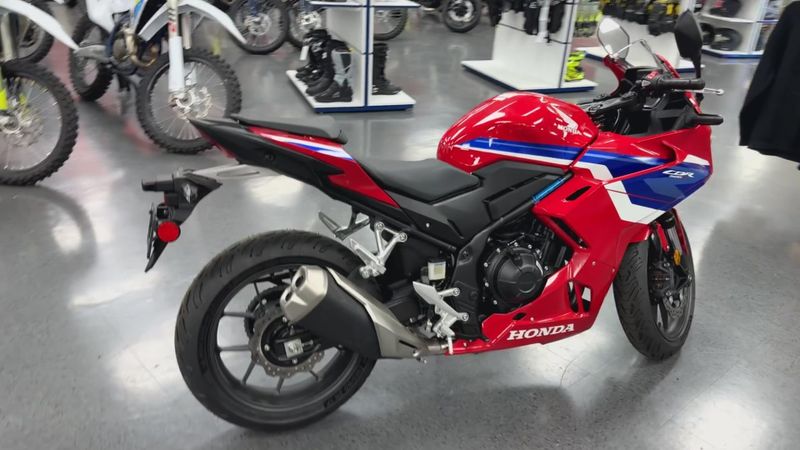 New 2025 Honda CBR500R ABS Image 2
