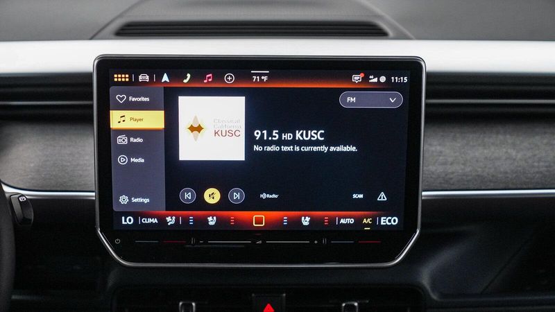 New 2025 Volkswagen ID. Buzz Image 15