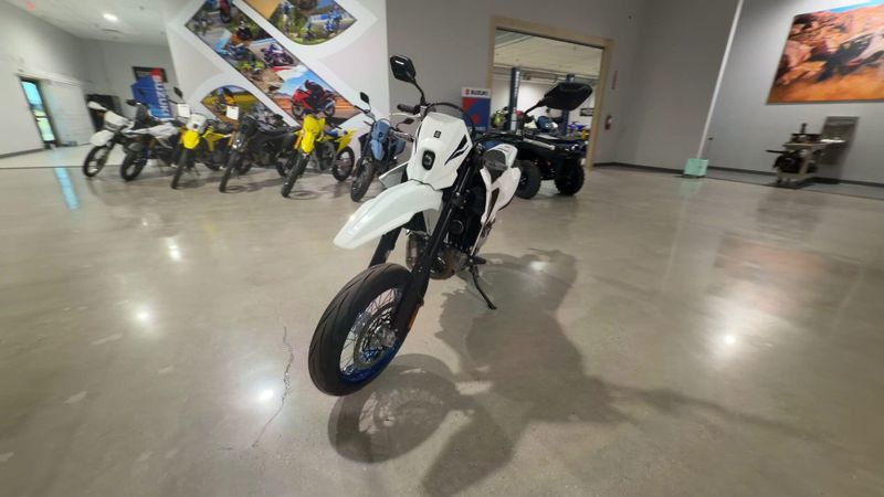 New 2025 Suzuki DR-Z4SM Image 7