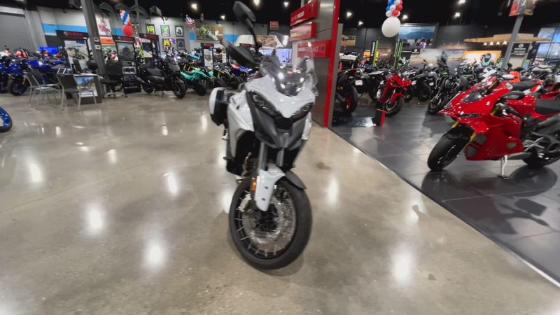 New 2024 Ducati MULTISTRADA V4 S TRAVEL & RADAR SPOKED WHEELS - DEMO Image 3