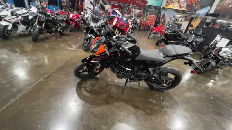 New 2026 KTM 250 DUKE Image 5
