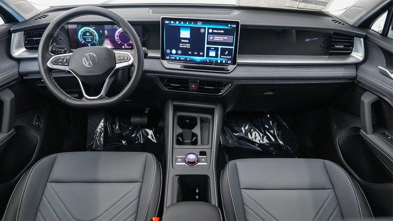 New 2025 Volkswagen Tiguan 2.0T SEImage 13