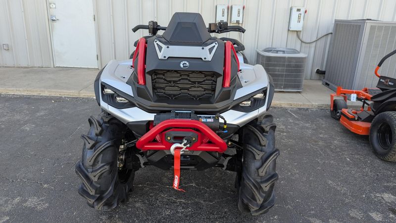 2025 Can-Am OUTLANDER XMR 1000 HYPER SILVER AND LEGION RED Image 7